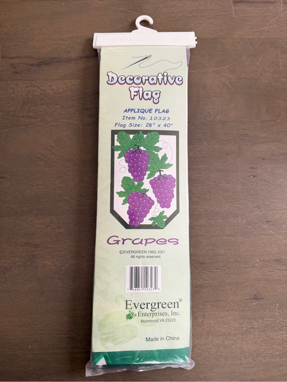 Evergreen Enterprises Appliqué Grapes Decorative Flag 28"× 40" Floral & Garden